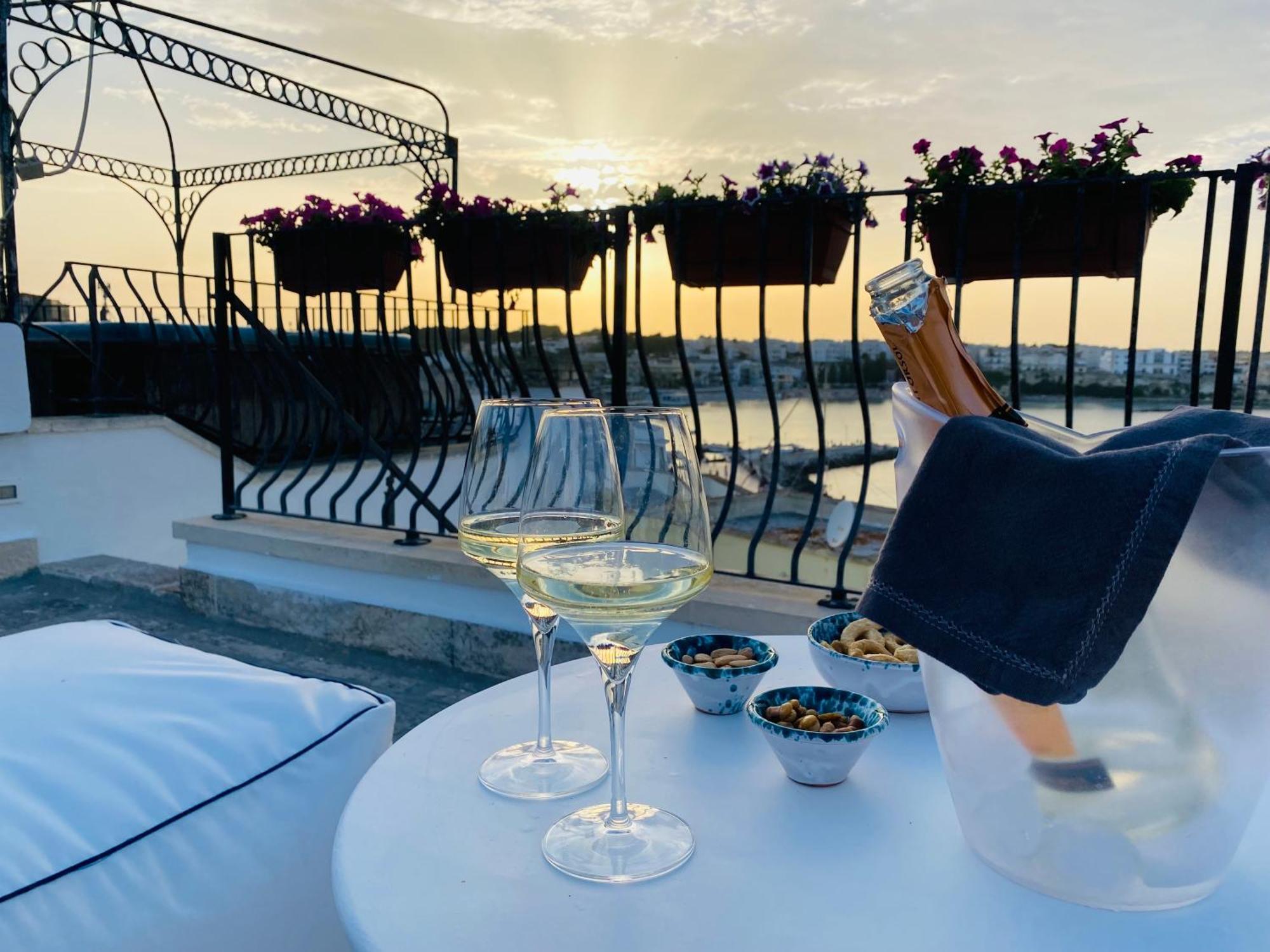Dimora Del Sole Luxury And Charm Apartment Otranto Esterno foto